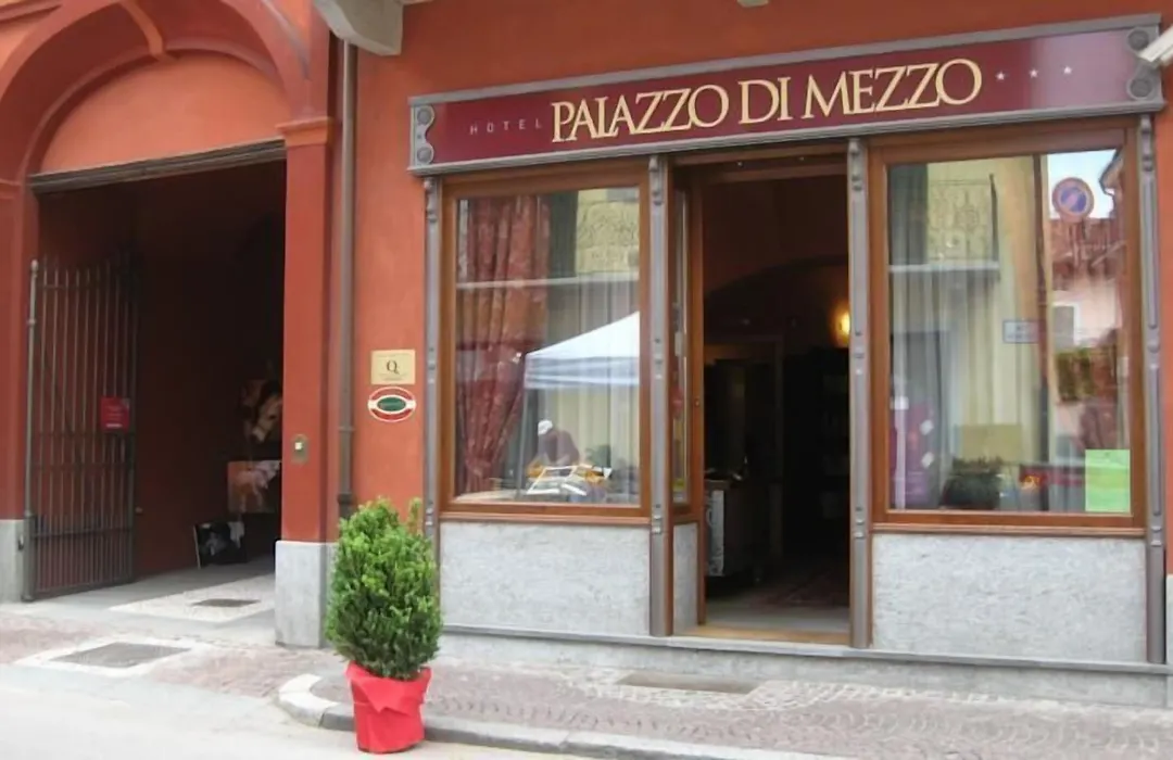 Hotel Palazzo Di Mezzo-1